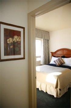 Red Arrow Inn & Suites, A Travelodge By Wyndham Монтроуз Екстериор снимка