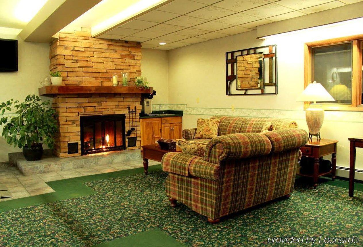Red Arrow Inn & Suites, A Travelodge By Wyndham Монтроуз Екстериор снимка