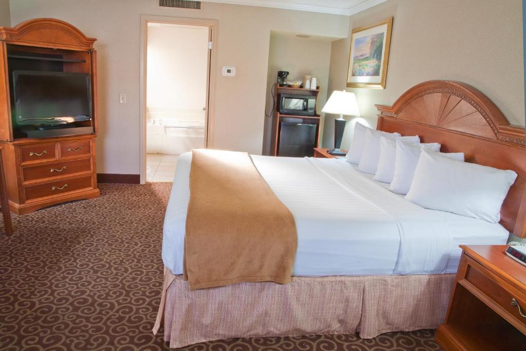 Red Arrow Inn & Suites, A Travelodge By Wyndham Монтроуз Стая снимка