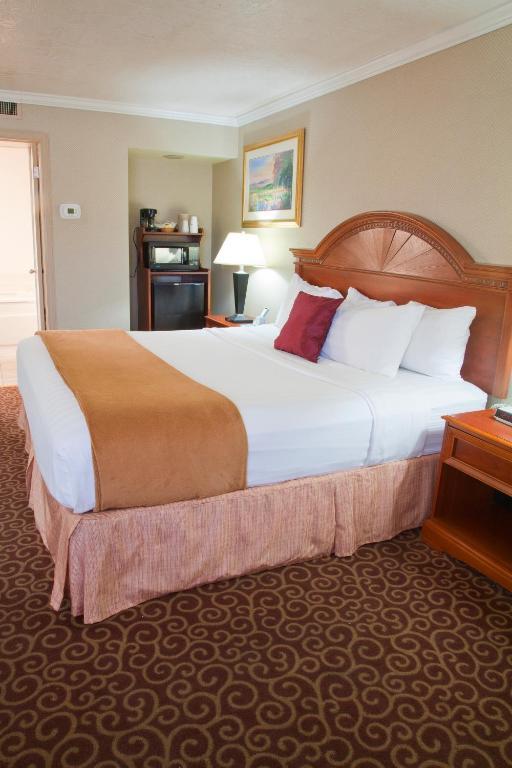 Red Arrow Inn & Suites, A Travelodge By Wyndham Монтроуз Стая снимка